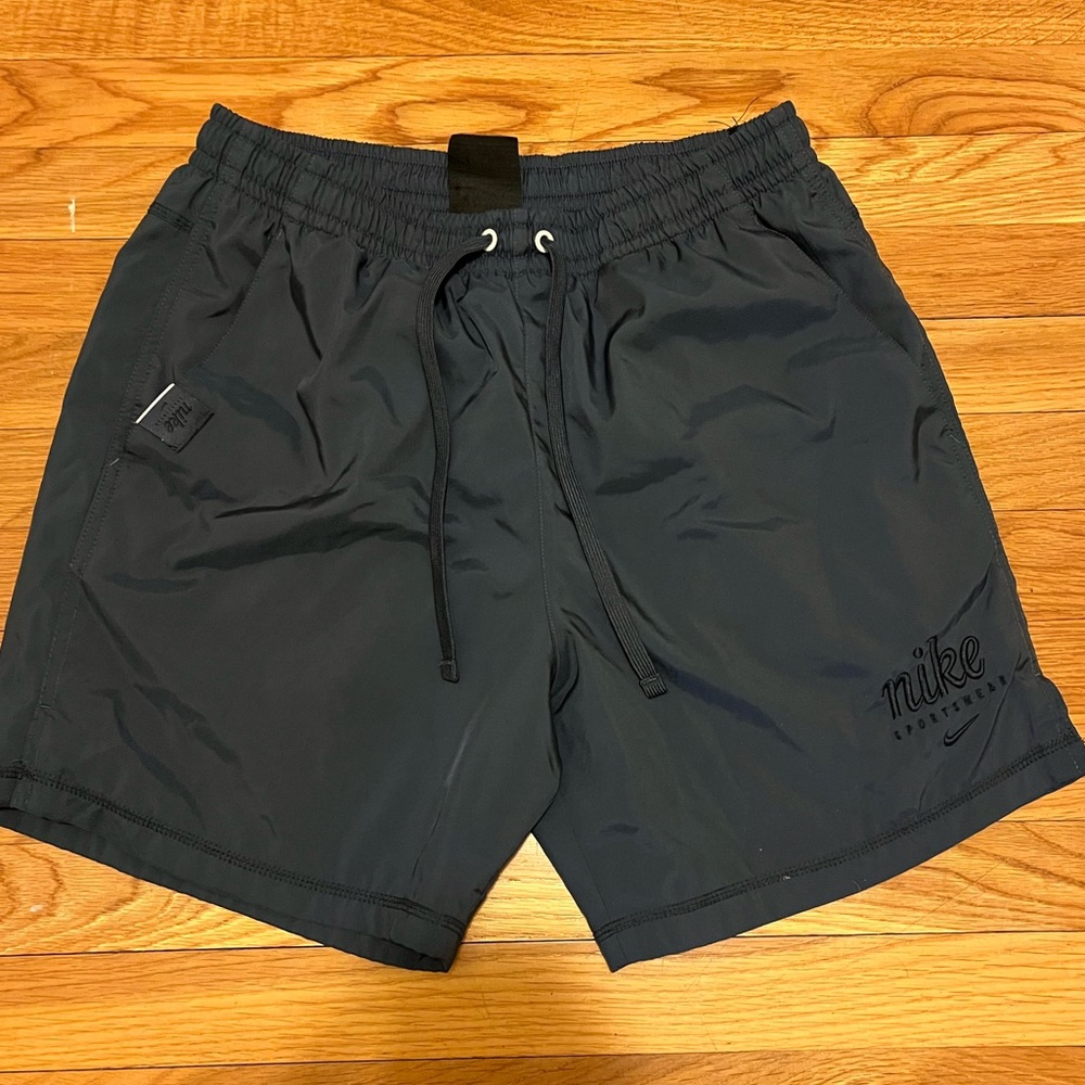 Nike Sportswear Shorts Size Medium